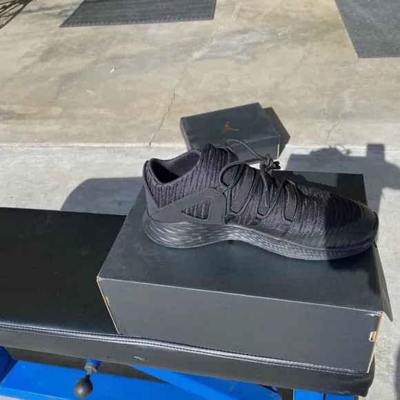 Mother’s Day special Men's Black Athletic Shoe