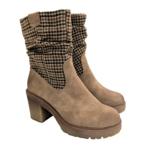 MUK LUKS Platform Riser Boots 9.5 Chunky Tread Houdstooth Pattern Shaft Tan Bwn
