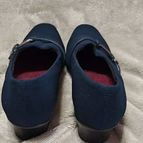 Munro Munro Cindi II  Navy Blue Side Buckle Shoes size 8.5M