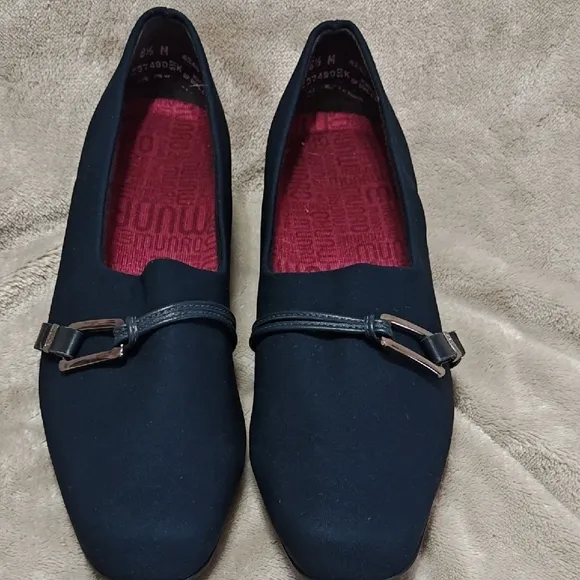 Munro Munro Cindi II  Navy Blue Side Buckle Shoes size 8.5M