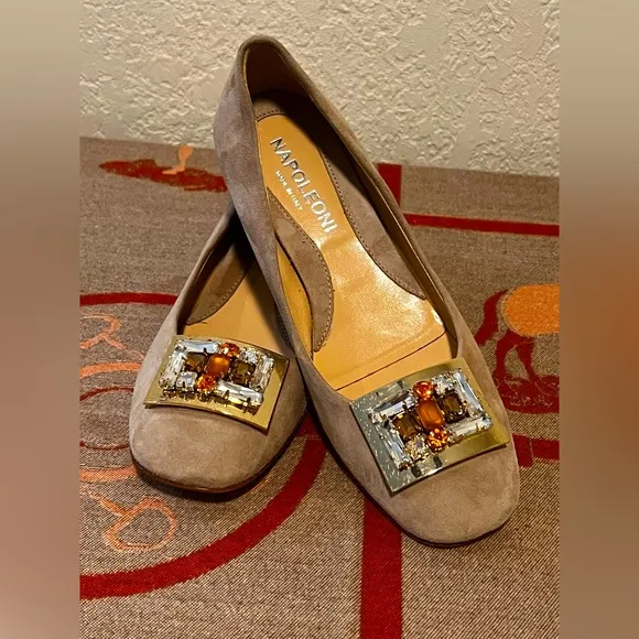 NAPOLEONI Shoes Made in Italy Size 37. Bleige Suede With Buckle And Crystals On.