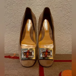 NAPOLEONI Shoes Made in Italy Size 37. Bleige Suede With Buckle And Crystals On.