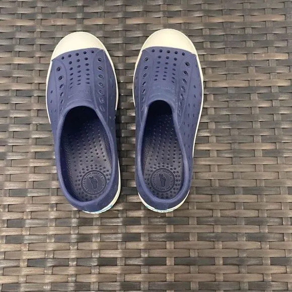 Native Jeffersons, shoes, junior size 1￼