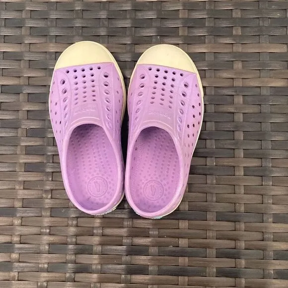 Native Jeffersons kid size 8