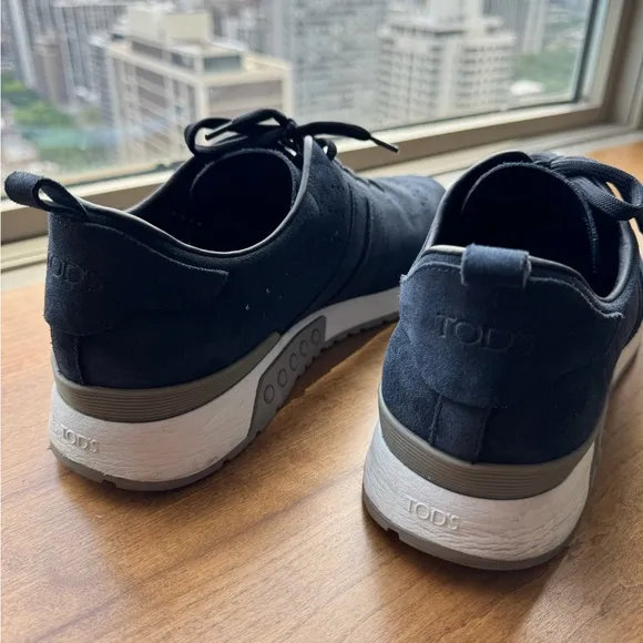 Navy blue Tod’s suede leather sneakers