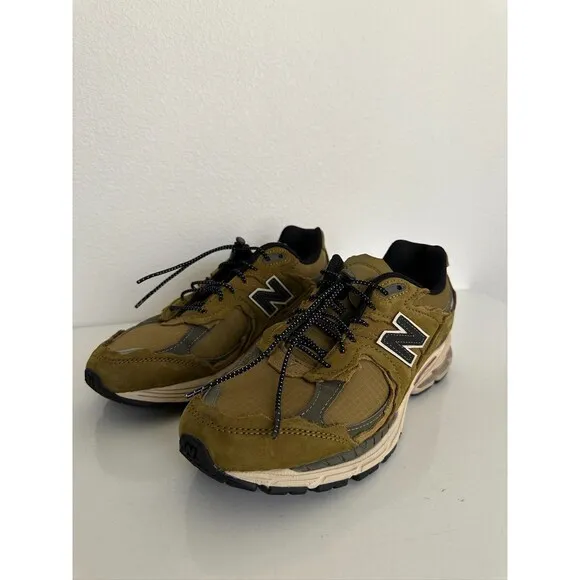 New Balance 2002R Protection Pack Dark Moss Sneaker Shoes Brown Men 7.5 Women 9