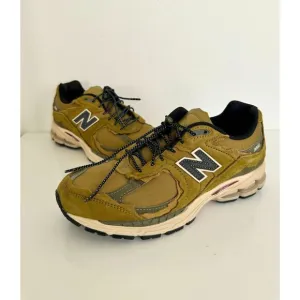 New Balance 2002R Protection Pack Dark Moss Sneaker Shoes Brown Men 7.5 Women 9