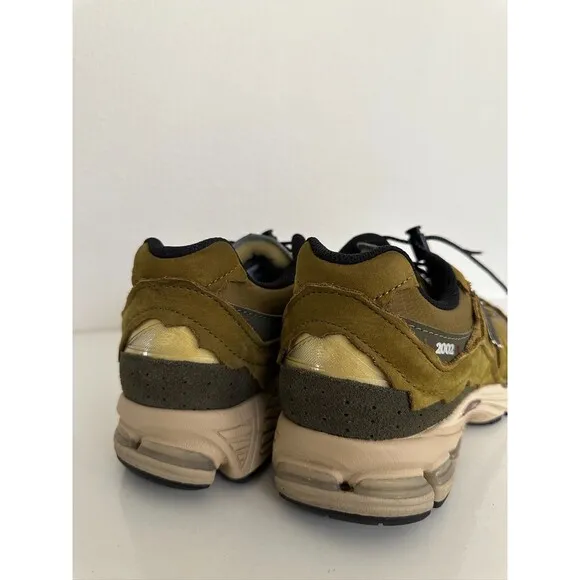 New Balance 2002R Protection Pack Dark Moss Sneaker Shoes Brown Men 7.5 Women 9
