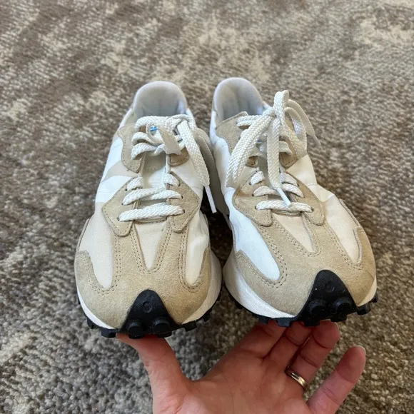 New balance | 327 tennis shoes in beige and white trainers