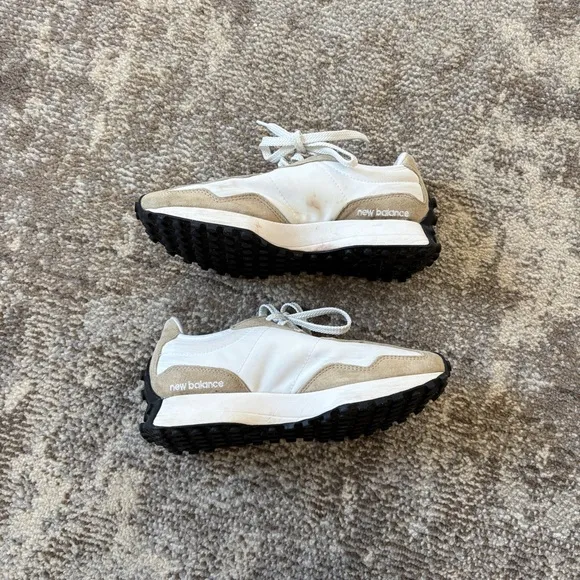 New balance | 327 tennis shoes in beige and white trainers