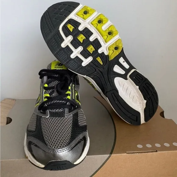New Balance 553- 6.5 Y- 8 W