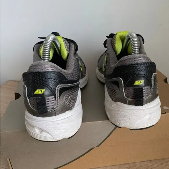 New Balance 553- 6.5 Y- 8 W