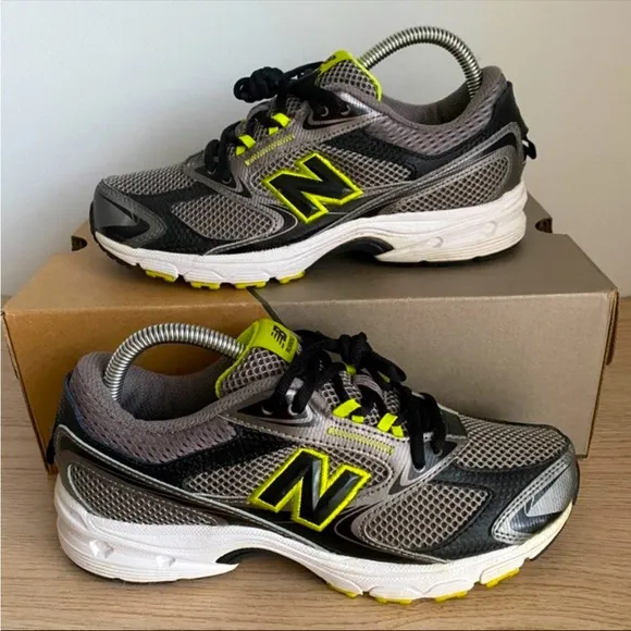 New Balance 553- 6.5 Y- 8 W