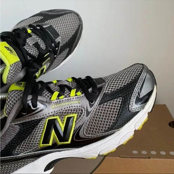 New Balance 553- 6.5 Y- 8 W