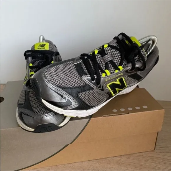 New Balance 553- 6.5 Y- 8 W
