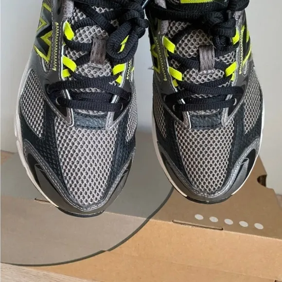 New Balance 553- 6.5 Y- 8 W