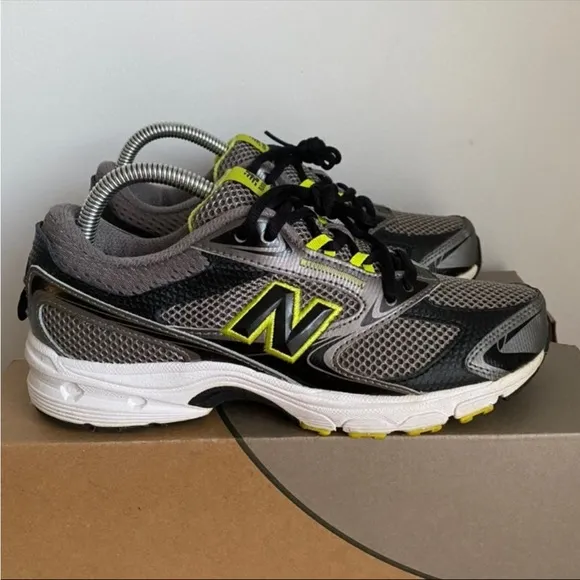 New Balance 553- 6.5 Y- 8 W