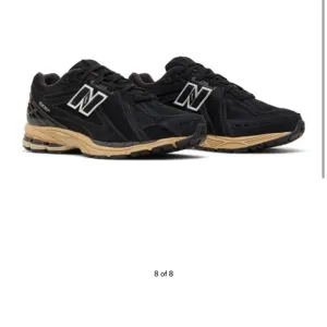 New Balance Men's Black and Tan Sneakers