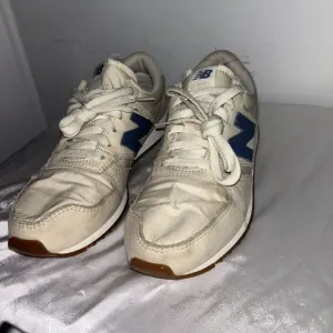 New Balance Retro Cream &amp; Navy Sneakers Classic Lifestyle Athletic Shoes