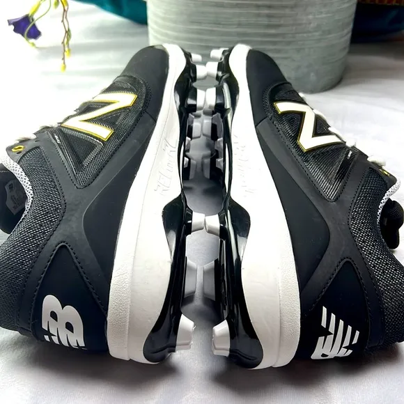 New Balance shoes for men  size 14