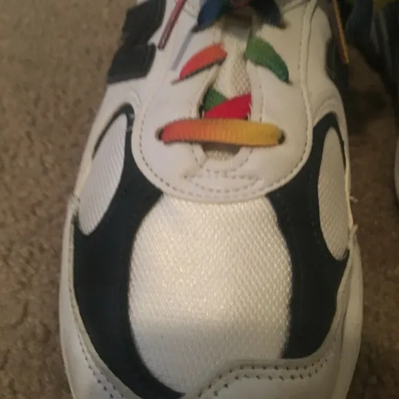 New Balance USA Adult Athletic Sneakers Sz 8 1/2 Multicolor