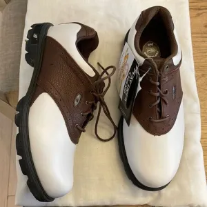 NEW BALANCE GOLF SHOES.  NEW.  SIZE 7 2E WIDE.