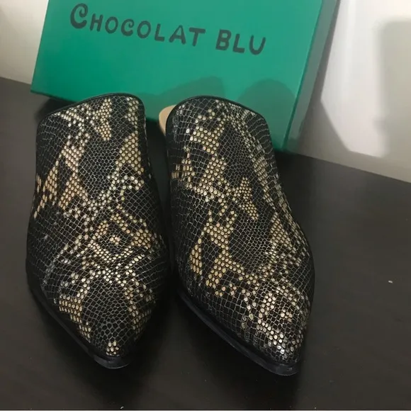 New Chocolat blu Clint shoes 7 black gold