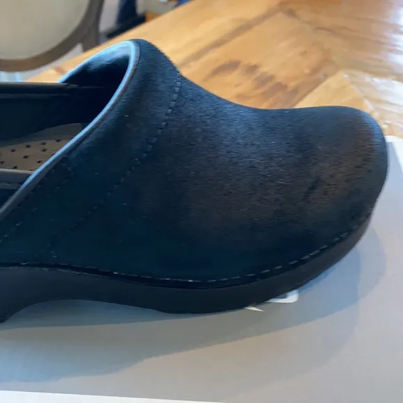 NEW Dansko Suede Professional Shoes