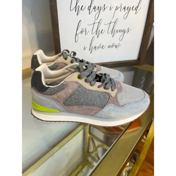 NEW Hoff Antwerp Sneakers Shoes Suede Leather Colorblock Size: 6