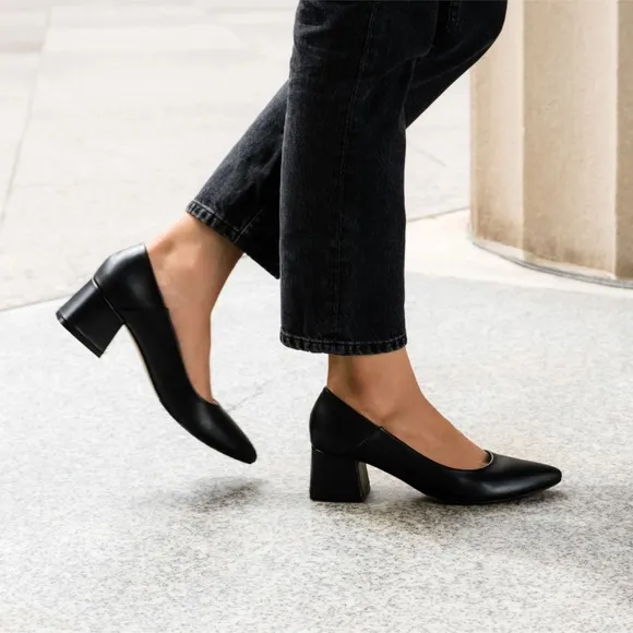 NEW IN BOX Nisolo Fiorela Go-To Mid Heel in Black, Size 8