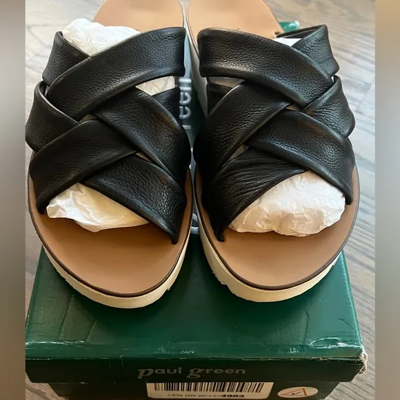 New in box - Paul Green black leather Cava Sandal, Sz 6