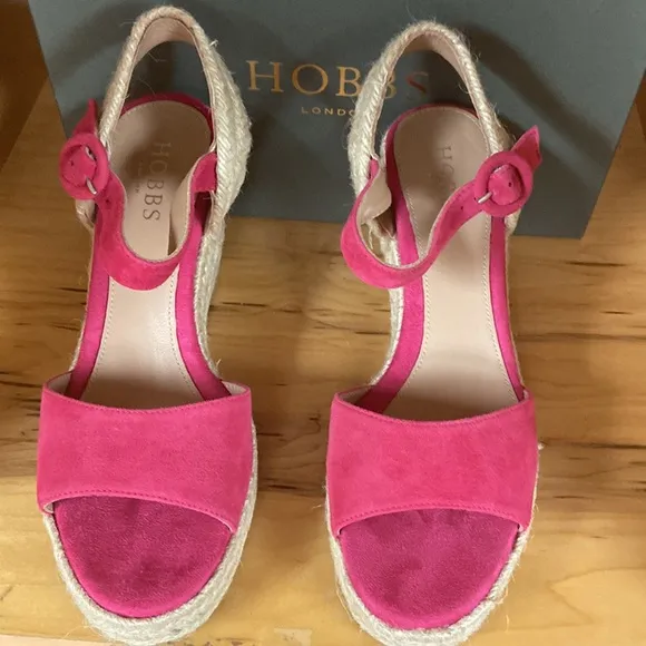 NEW IN THE BOX HOBBS OF LONDON WOMEN SHOES SIZE 8