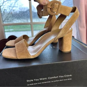 NEW Vionic 9.5 Wide Elegant Tan Suede Block Heel Sandals Strappy Zinfandel