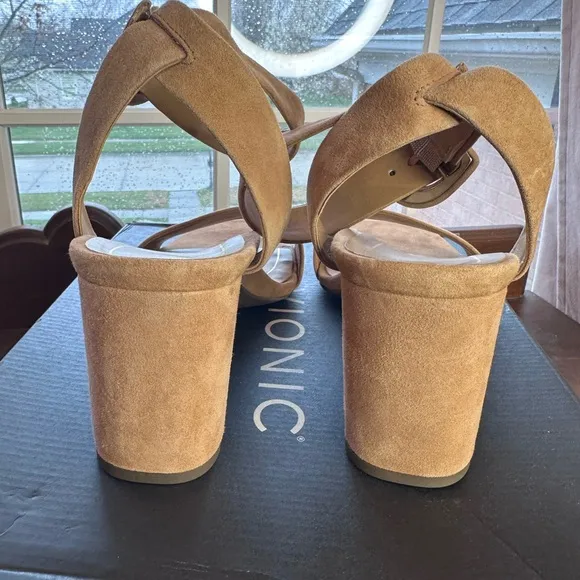 NEW Vionic 9.5 Wide Elegant Tan Suede Block Heel Sandals Strappy Zinfandel