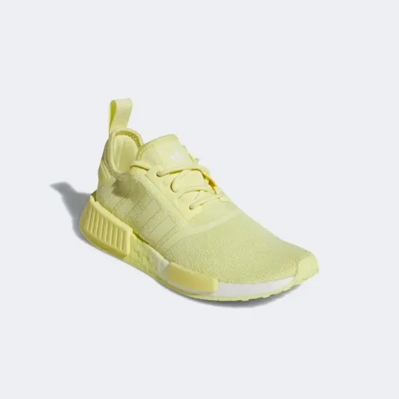 [NEW] Women's Adidas NMD_R1 Shoes GX8382