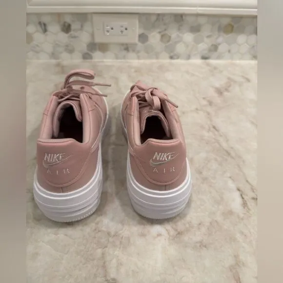 NEW Women’s Size 9 Nike Air Force 1 PLT.AF.ORM Pink Oxford Womens Sneakers
