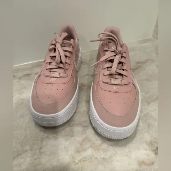 NEW Women’s Size 9 Nike Air Force 1 PLT.AF.ORM Pink Oxford Womens Sneakers