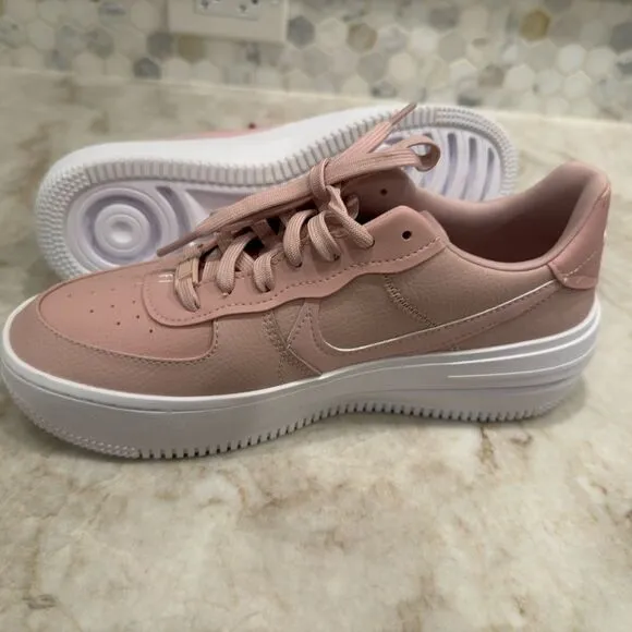 NEW Women’s Size 9 Nike Air Force 1 PLT.AF.ORM Pink Oxford Womens Sneakers