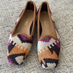 NEW  Artemis  loafers
