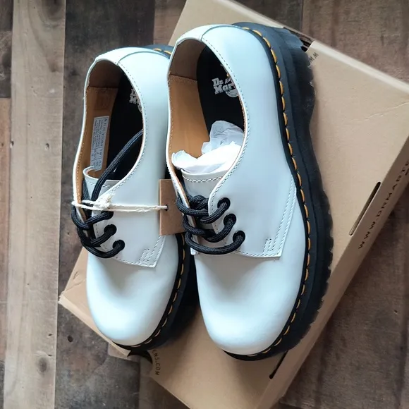 NIB Dr. Martens 1461 Quad White Smooth Leather Platform Sz 7 Women EU 38