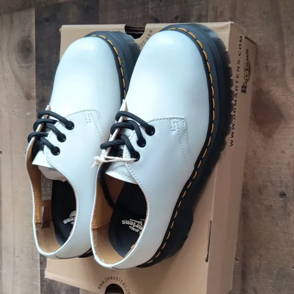 NIB Dr. Martens 1461 Quad White Smooth Leather Platform Sz 7 Women EU 38