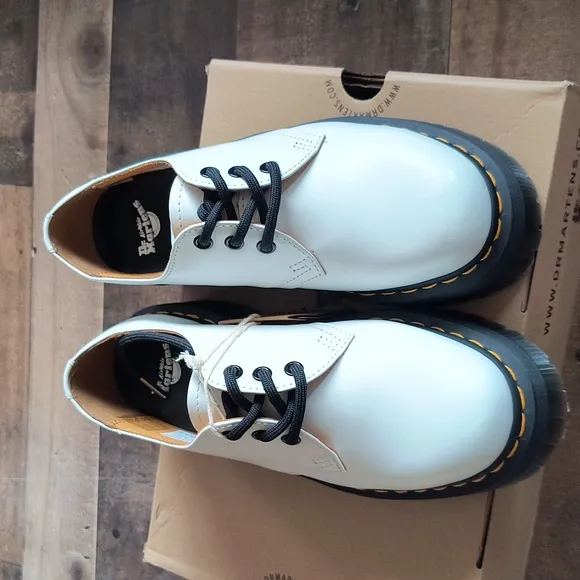 NIB Dr. Martens 1461 Quad White Smooth Leather Platform Sz 7 Women EU 38