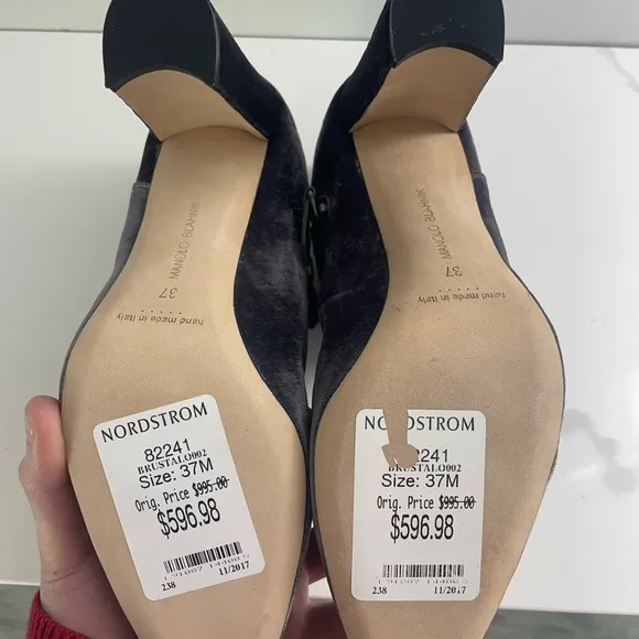 NIB Manolo Blahnik Brustalo Velvet Grey Booties Size 37