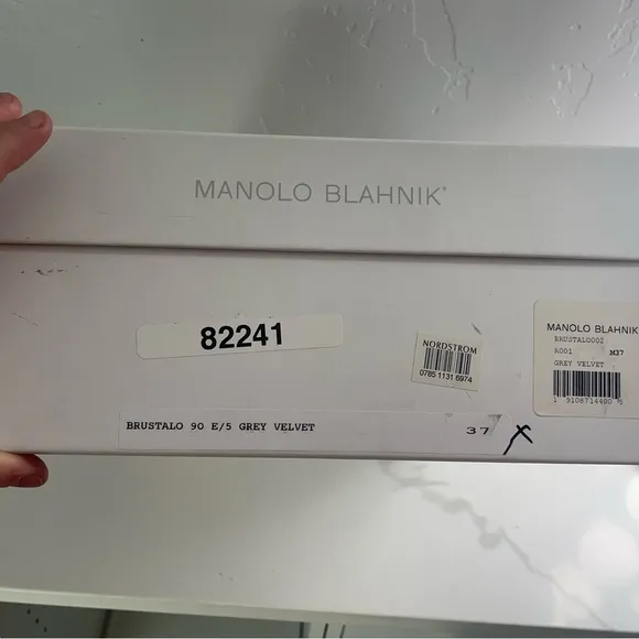 NIB Manolo Blahnik Brustalo Velvet Grey Booties Size 37