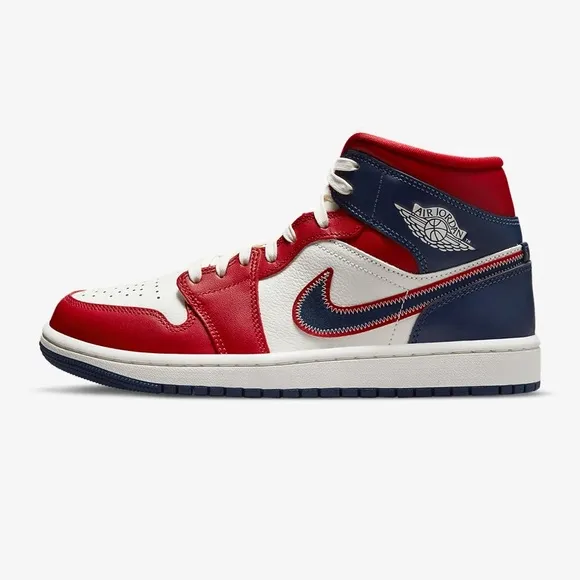 NIB Nike Air Jordan 1 USA mid SE Women size 8.5 / M7 . RETIRED!! Red white blue