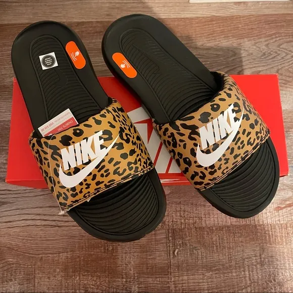NIB Nike Victori One Slide Print Women's Sandal Shoes