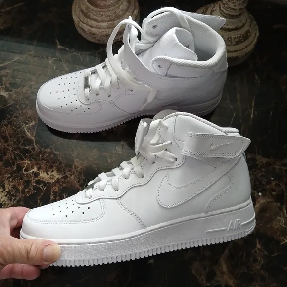 Nike Air Force 1 07 MidStreetwear/Lifestyle Shoes Size 8.5 Men/10 Women