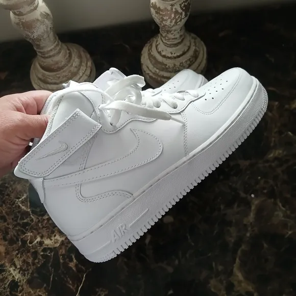 Nike Air Force 1 07 MidStreetwear/Lifestyle Shoes Size 8.5 Men/10 Women