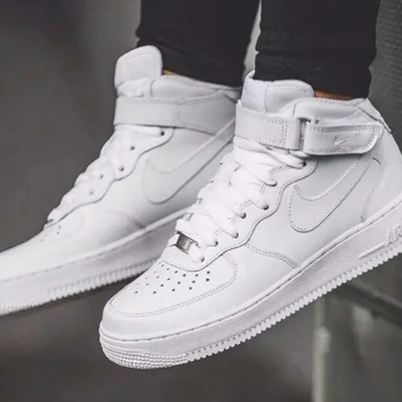 Nike Air Force 1 07 MidStreetwear/Lifestyle Shoes Size 8.5 Men/10 Women
