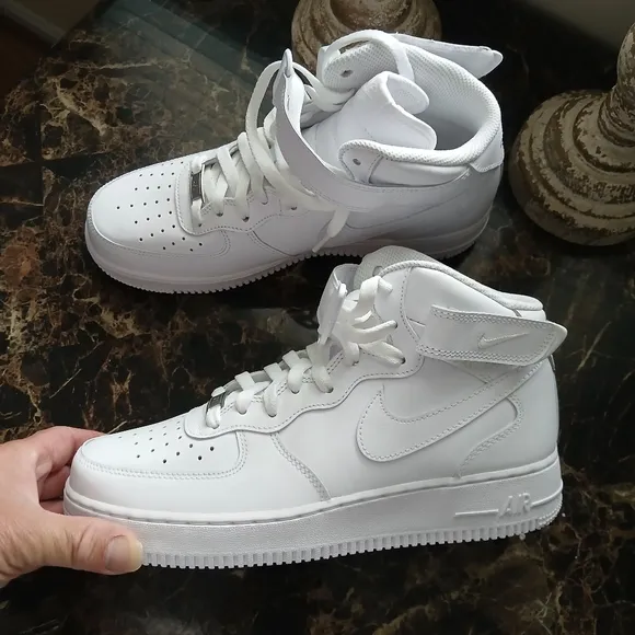 Nike Air Force 1 07 MidStreetwear/Lifestyle Shoes Size 8.5 Men/10 Women